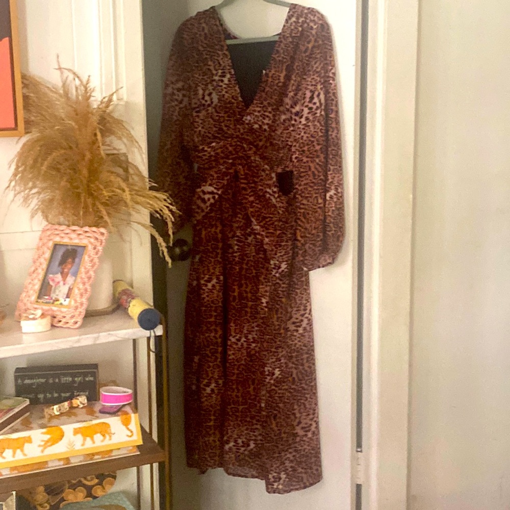 Anthropologie - plus size Leopard print waist cut-out dress